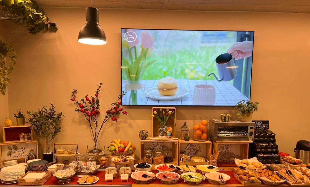 Regina Bed & Breakfast 阿尼奥 外观 照片